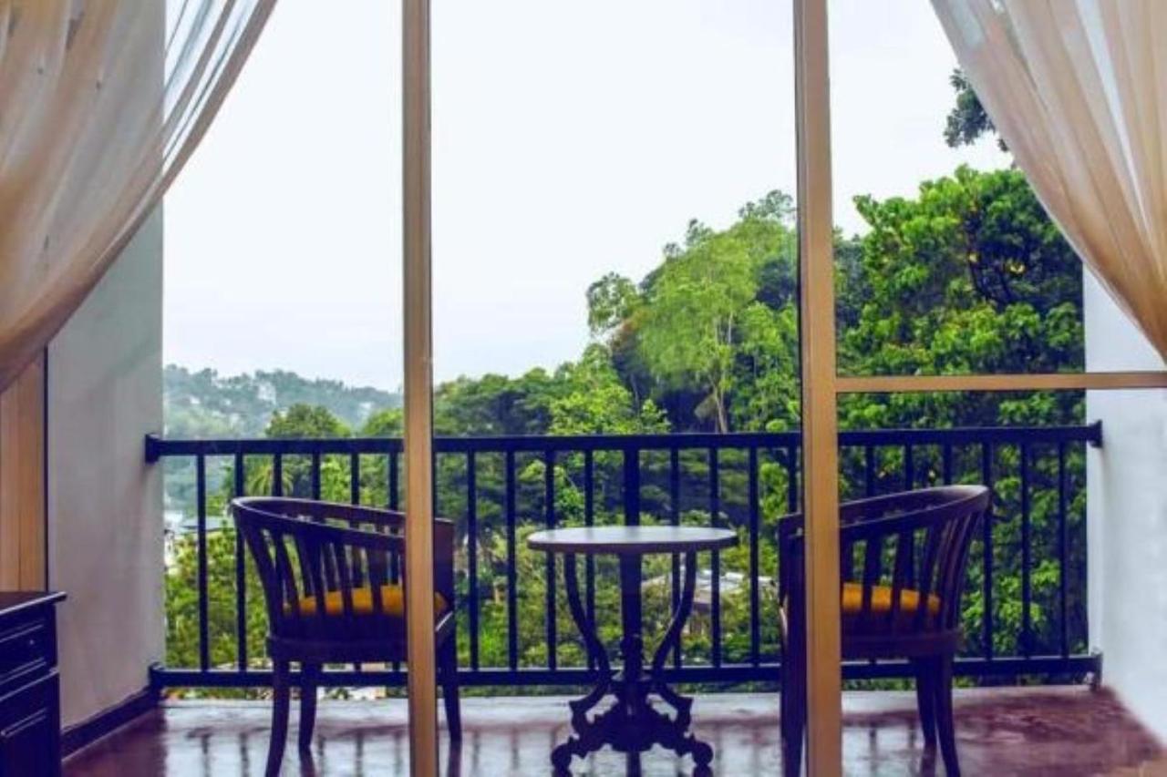 Medhani Kandy Exterior photo